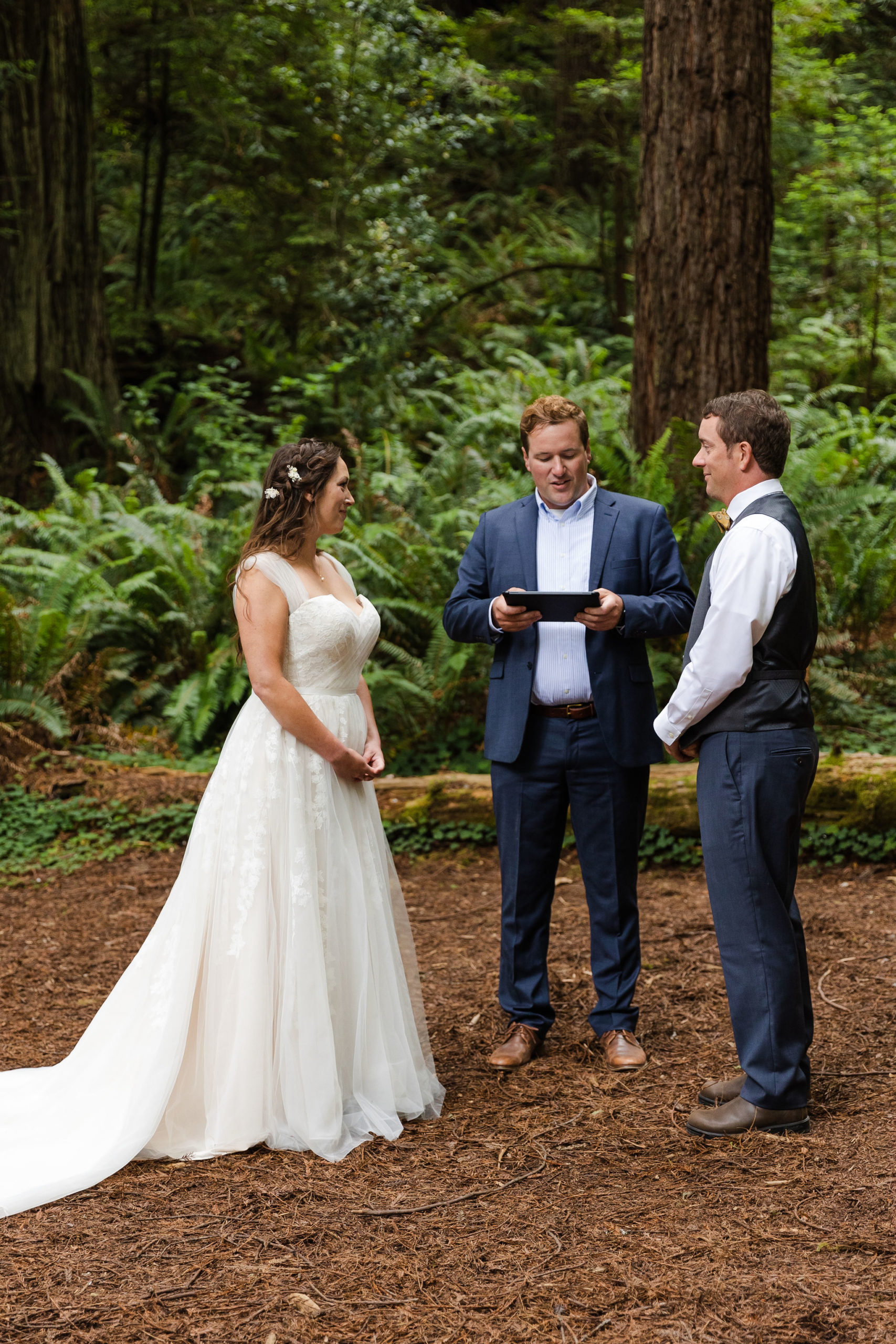 Redwoods elopement ceremony