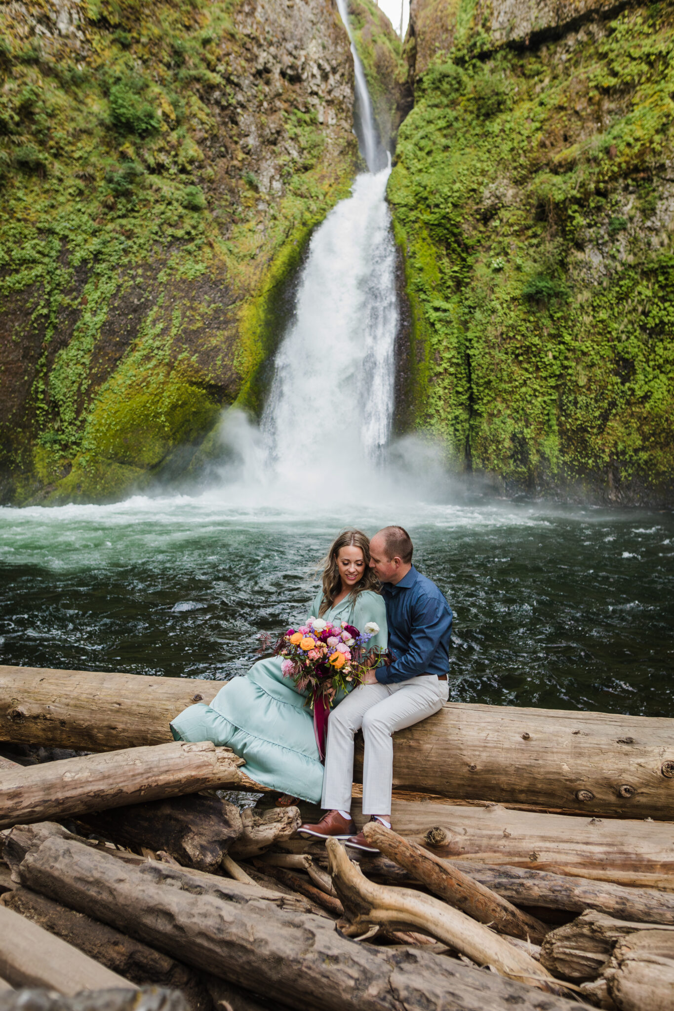 Incredible Places to Elope Near Portland, Oregon - overlandelopements.co